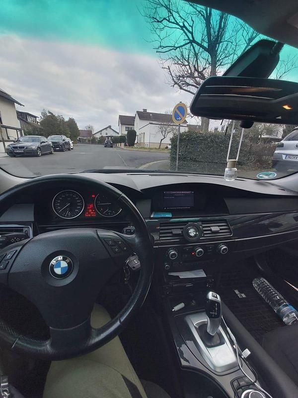 Grau Gebraucht 2007 BMW 520 Kombi | 4.000 € (Fairer Preis) - Bild 1/4