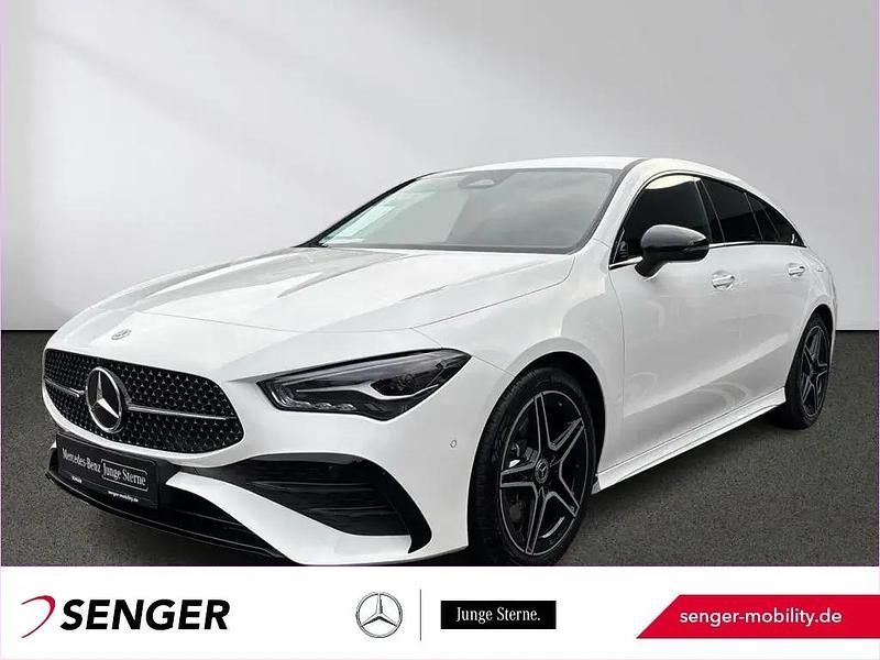 Weiß Gebraucht 2024 Mercedes CLA200 Shooting Brake AMG Kombi | 32.360 € (Guter Preis) - Bild 1/1