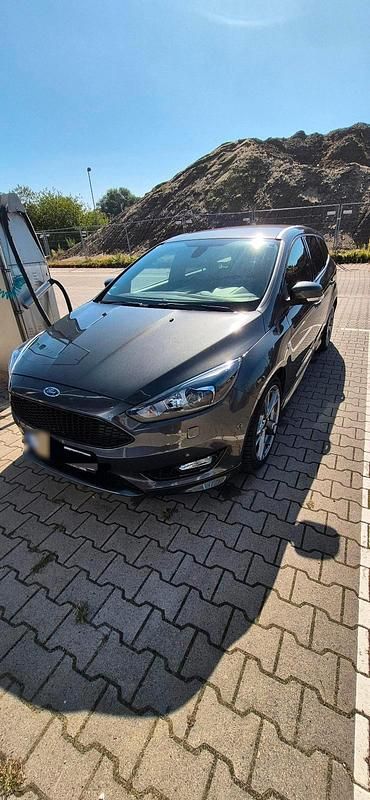 Gebraucht Ford Focus ST-Line 182 PS (133 kW) 2018 Grau Kombi