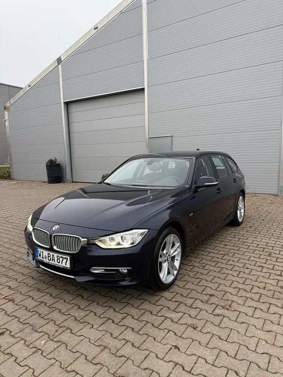 Blau Gebraucht 2013 BMW 320 Kombi | 9.200 € (Guter Preis) - Bild 1/4