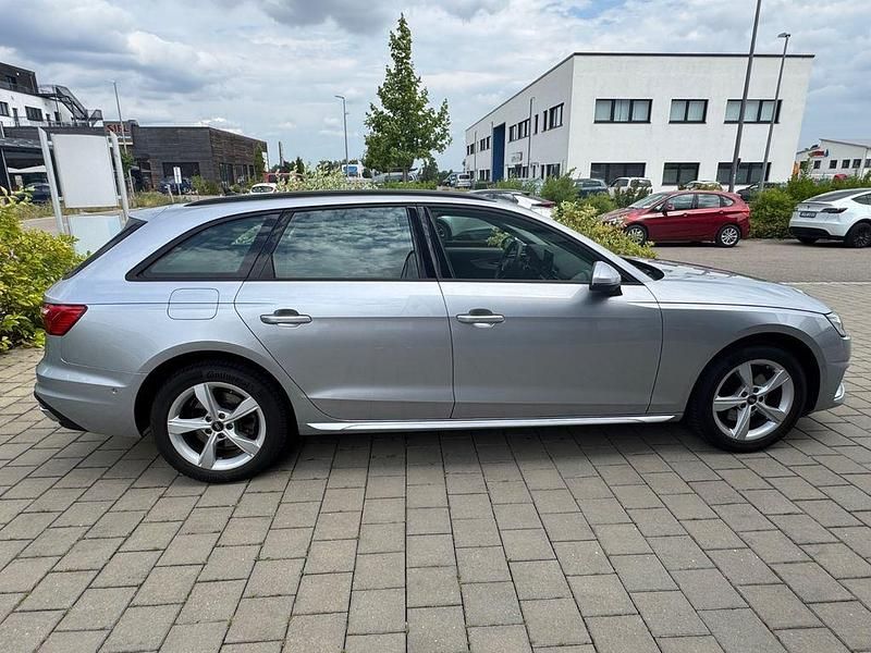 Gebraucht Audi A4 Advanced 163 PS (119 kW) 2022 Silber Kombi