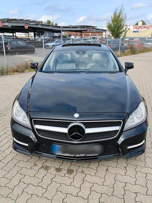 Schwarz Gebraucht 2014 Mercedes CLS350 Shooting Brake AMG line Kombi | 16.900 € (Fairer Preis) - Bild 1/4