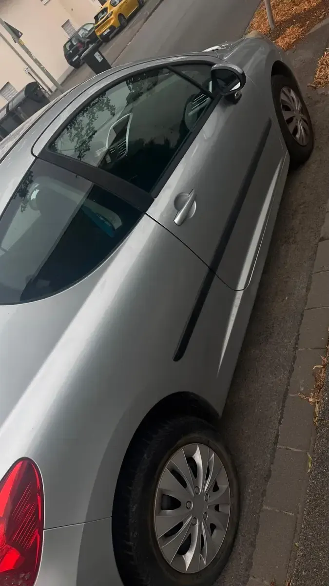 Gebraucht Peugeot 207 80 PS (58 kW) 2007 Grau Limousine