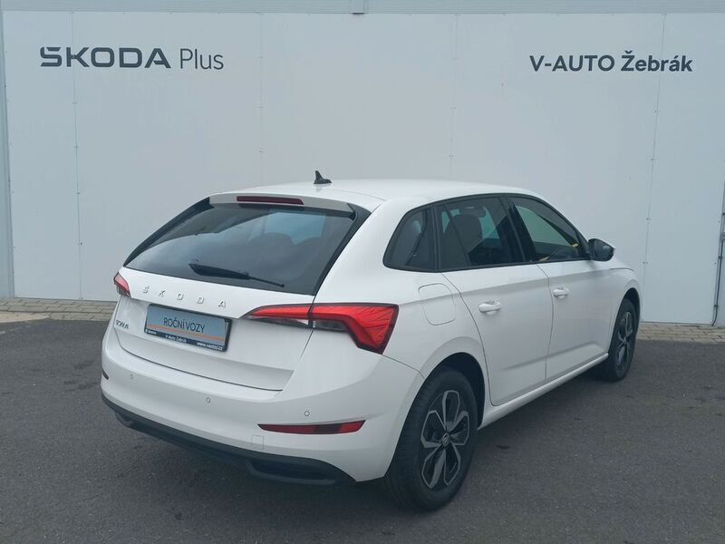 Gebraucht Skoda Scala Ambition 110 PS (80 kW) 2023 Weiß Kleinwagen