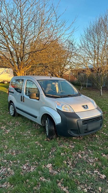 Gebraucht Peugeot Bipper 75 PS (55 kW) 2015 Silber Van / Kleinbus