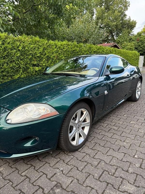 Grün Gebraucht 2007 Jaguar XK Coupé | 22.850 € (Fairer Preis) - Bild 1/4