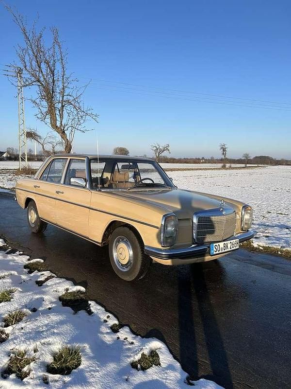 Gebraucht Mercedes W114 95 PS (69 kW) 1974 Beige Limousine