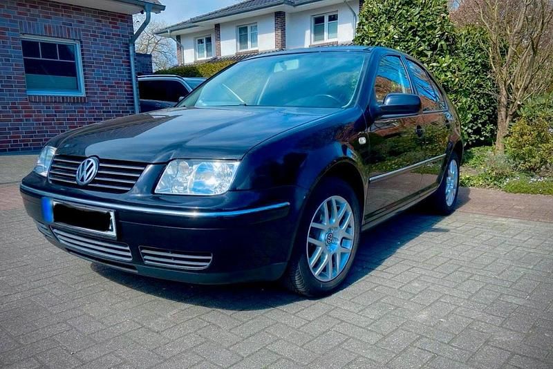 Second-hand VW Bora 105 CP (77 kW) 2002 Negru Berlinǎ