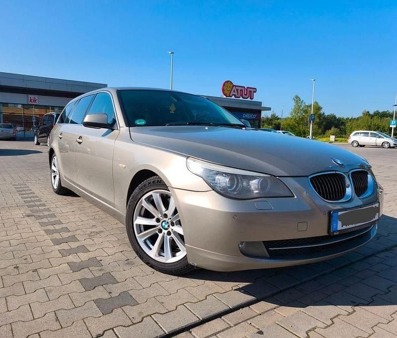 Beige Gebraucht 2009 BMW 520 Exclusive Kombi | 4.890 € (Fairer Preis) - Bild 1/4