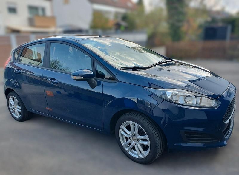 Gebraucht Ford Fiesta 101 PS (74 kW) 2016 Blau Kleinwagen