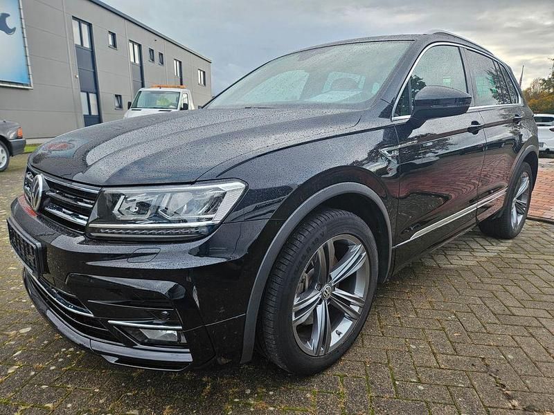 Schwarz Gebraucht 2018 VW Tiguan Highline SUV | 28.990 € (Fairer Preis) - Bild 1/4