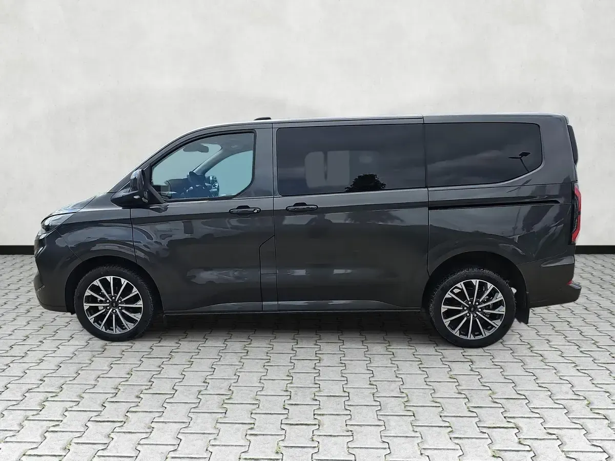 Neu Ford Tourneo Custom Titanium X 170 PS (125 kW) 2026 Magnetic grau metallic Van