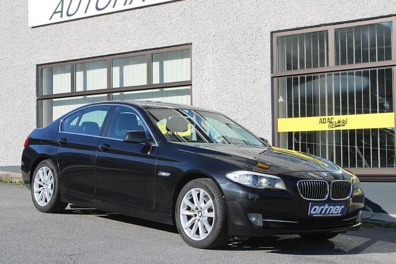 Schwarz Gebraucht 2010 BMW 523 Limousine | 6.940 € (Guter Preis) - Bild 1/4