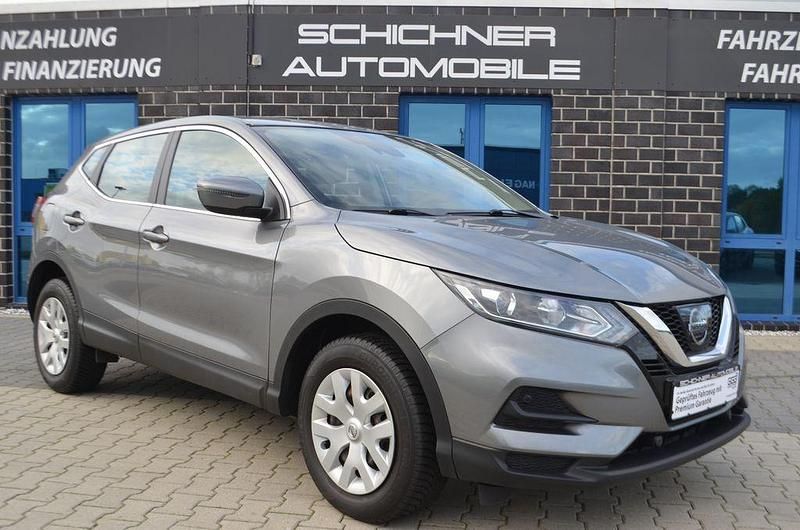 Grau Gebraucht 2017 Nissan Qashqai Visia SUV | 10.690 € (Fairer Preis) - Bild 1/4
