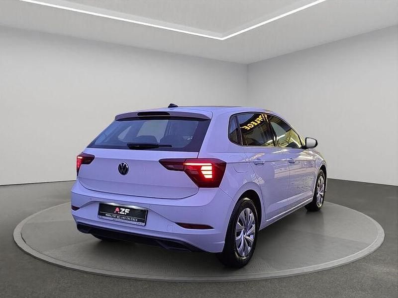 Second-hand VW Polo Life 80 CP (58 kW) 2023 Alb Berlinǎ