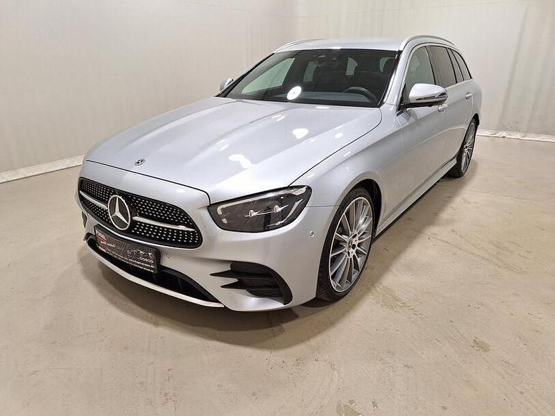 Gebraucht Mercedes E220 AMG line 200 PS (147 kW) 2023 Silber Kombi