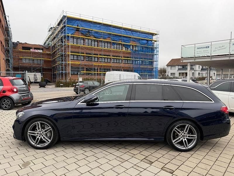 Gebraucht Mercedes E220 AMG 194 PS (142 kW) 2019 Blau Limousine