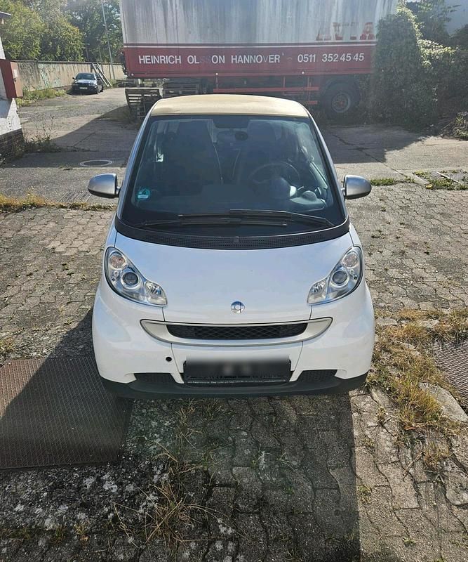 Weiß Gebraucht 2012 Smart ForTwo Coupé Kleinwagen | 3.500 € (Fairer Preis) - Bild 1/4