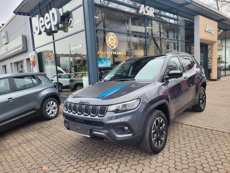 Gebraucht Jeep Compass Trailhawk 179 PS (131 kW) 2022 Grau SUV