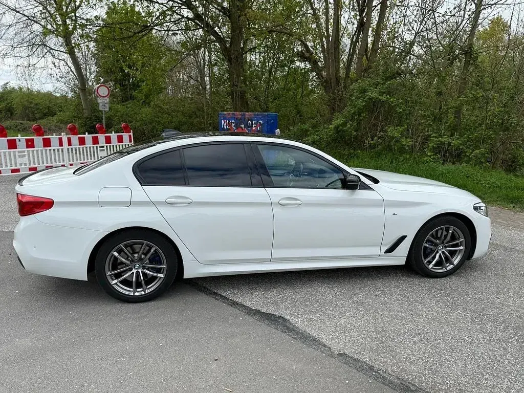 Gebraucht BMW 530 M Sport 252 PS (185 kW) 2019 Weiß Limousine