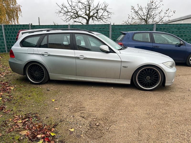Gebraucht BMW 318 129 PS (94 kW) 2007 Silber Kombi