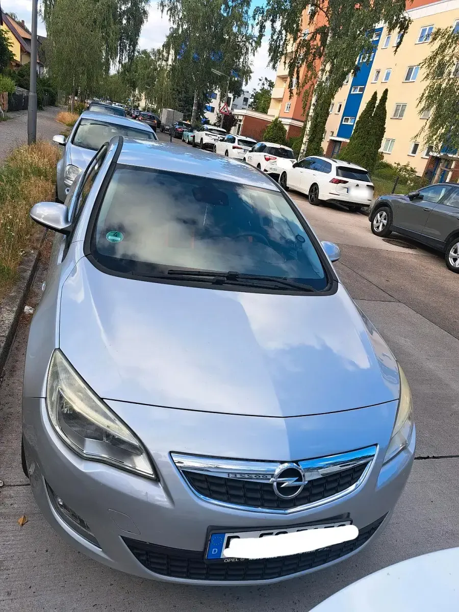 Gebraucht Opel Astra 101 PS (74 kW) 2010 Grau Kombi