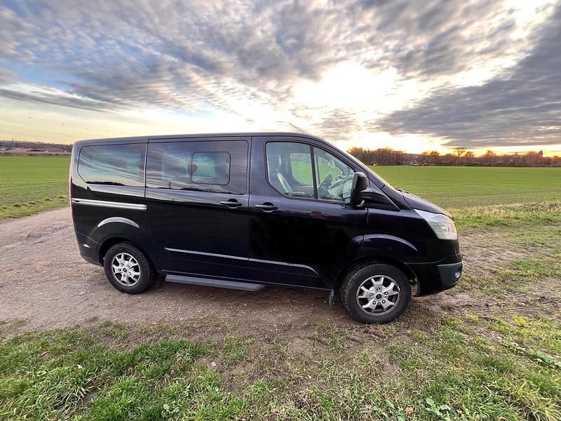 Gebraucht Ford Tourneo Titanium 155 PS (114 kW) 2013 Schwarz Van / Kleinbus