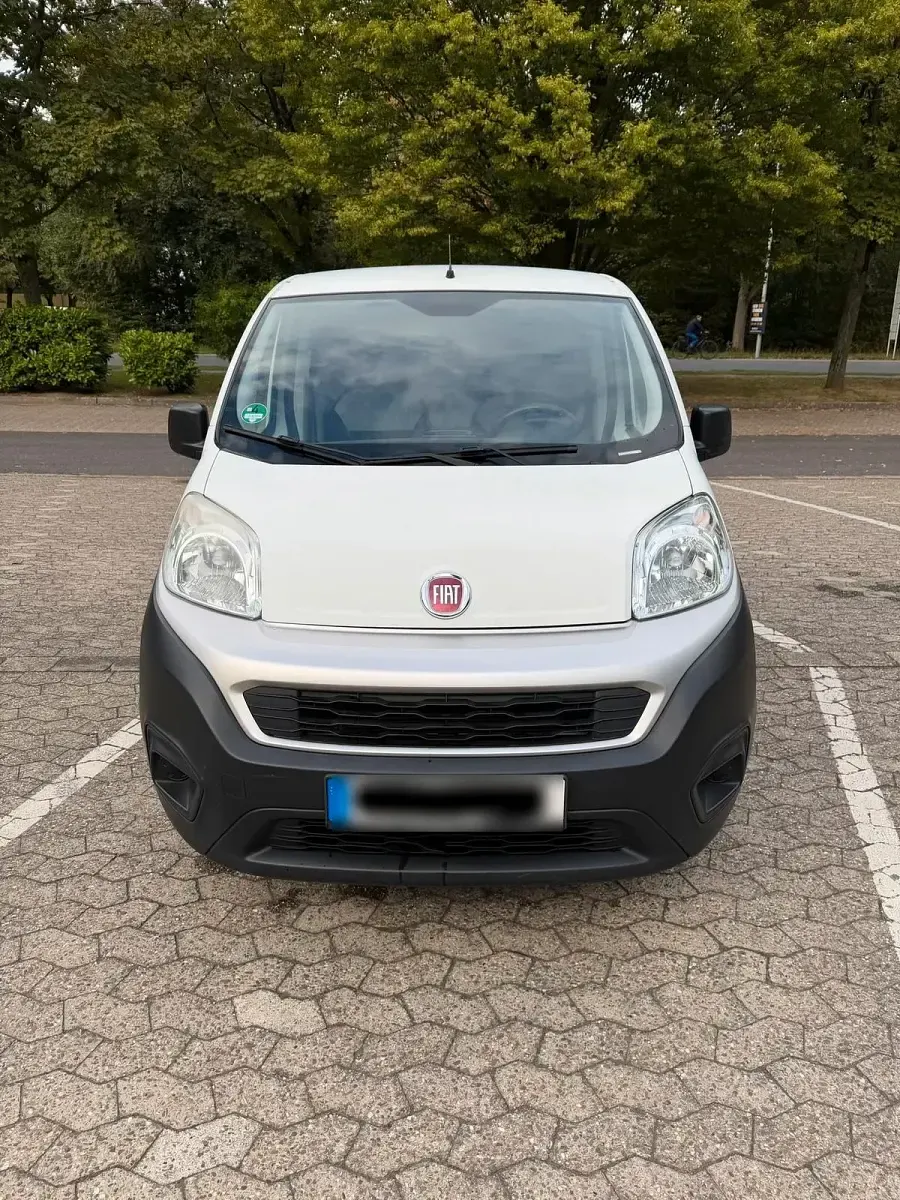 Gebraucht Fiat Fiorino 80 PS (58 kW) 2018 Weiß Van / Kleinbus