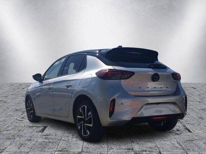 Gebraucht Opel Corsa 101 PS (74 kW) 2024 Kristal silber Kleinwagen
