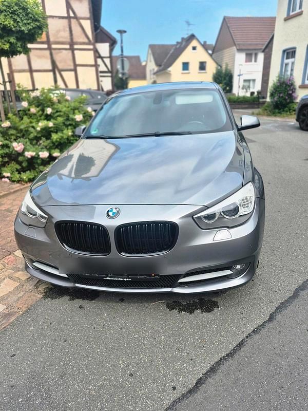 Grau Gebraucht 2010 BMW 530 Gran Turismo Limousine | 11.500 € (Fairer Preis) - Bild 1/4