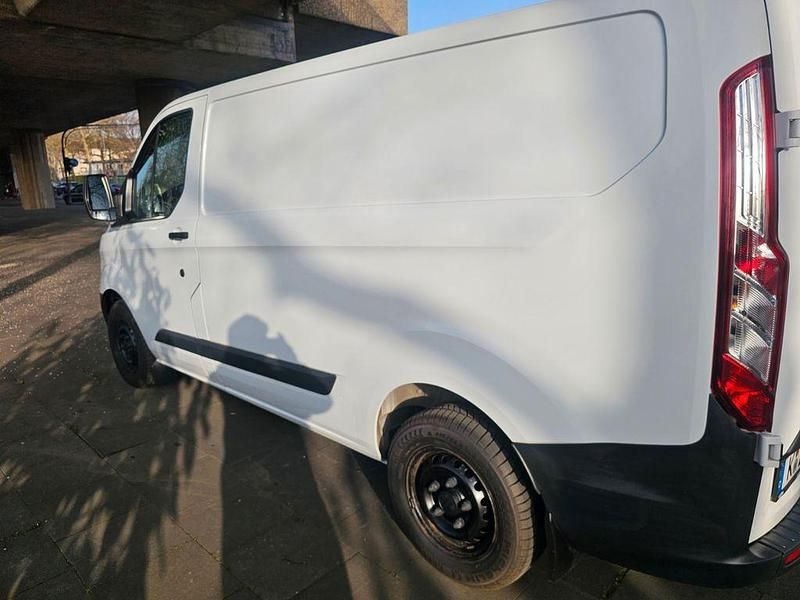 Gebraucht Ford Transit Custom 105 PS (77 kW) 2017 Weiß Van / Kleinbus