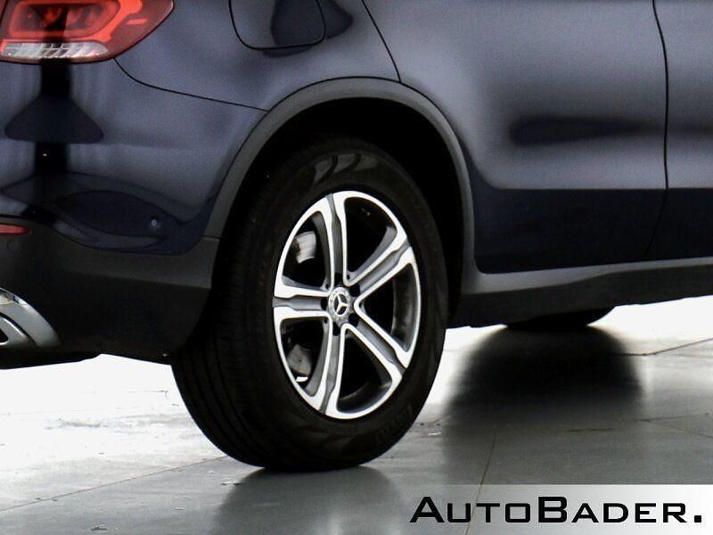 Gebraucht Mercedes GLC220 Exclusive 194 PS (142 kW) 2022 890 cavansitblau (metallic) SUV