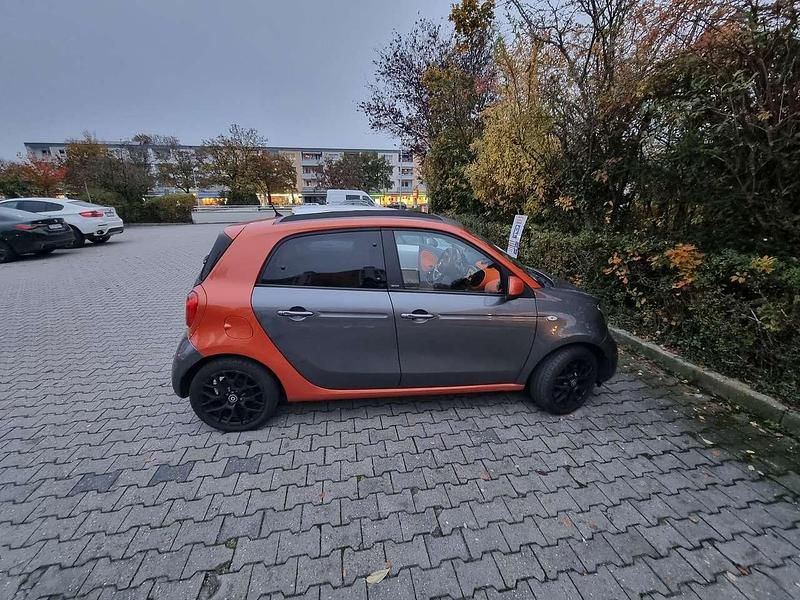 Grau Gebraucht 2014 Smart ForFour Kleinwagen | 7.750 € (Fairer Preis) - Bild 1/3
