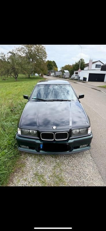 Schwarz Gebraucht 1994 BMW 316 | 2.400 € - Bild 1/4