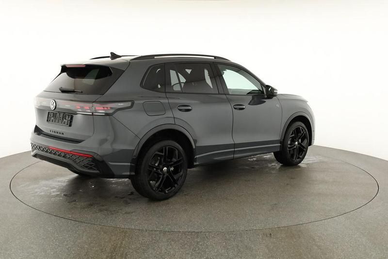 Neu VW Tiguan R-line 265 PS (194 kW) 2026 Delfin grau metallic SUV