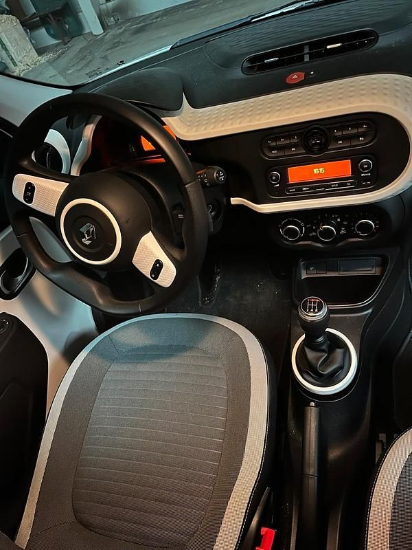 Gebraucht Renault Twingo 73 PS (53 kW) 2019 Weiß Kleinwagen