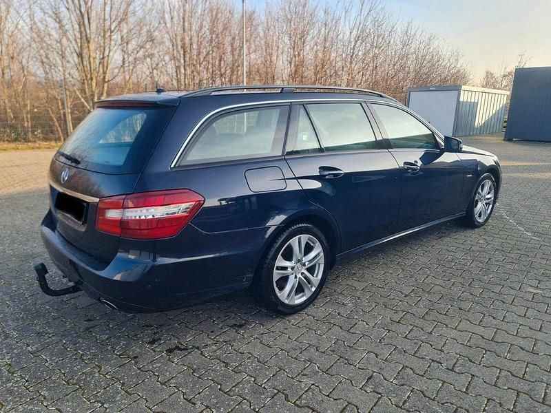 Gebraucht Mercedes E350 231 PS (169 kW) 2010 Blau Kombi