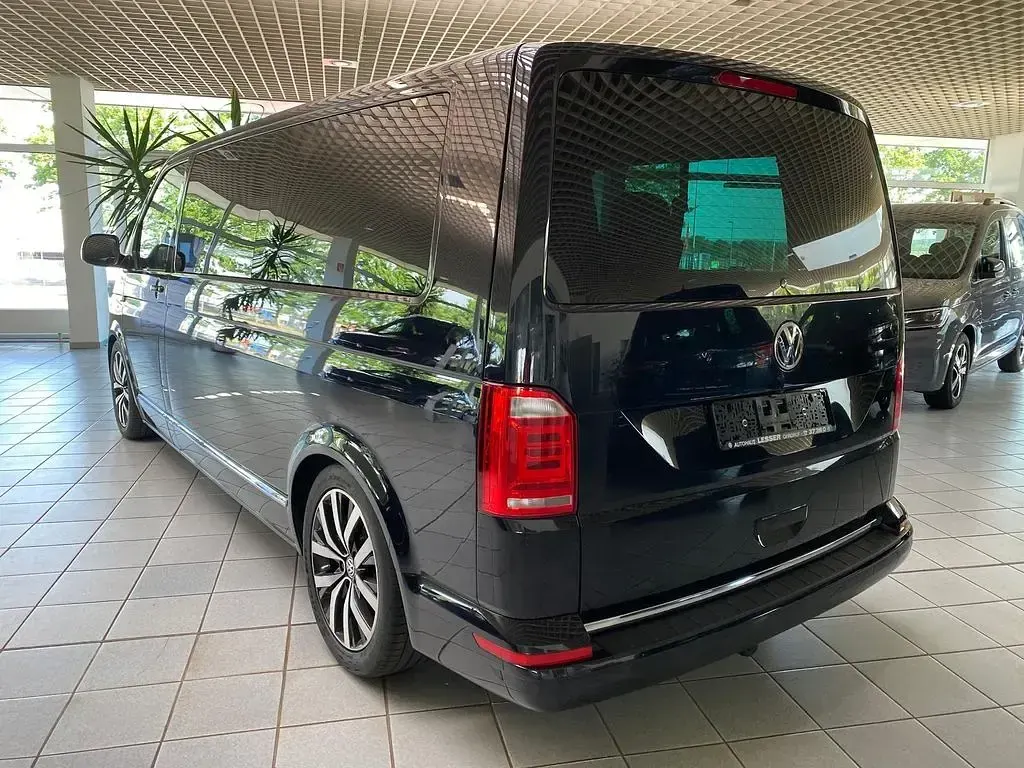 Gebraucht VW Caravelle Highline 199 PS (146 kW) 2019 Deep black perleffekt Van