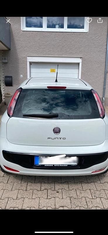 Weiß Gebraucht 2011 Fiat Grande Punto Kleinwagen | 2.300 € (Fairer Preis) - Bild 1/4