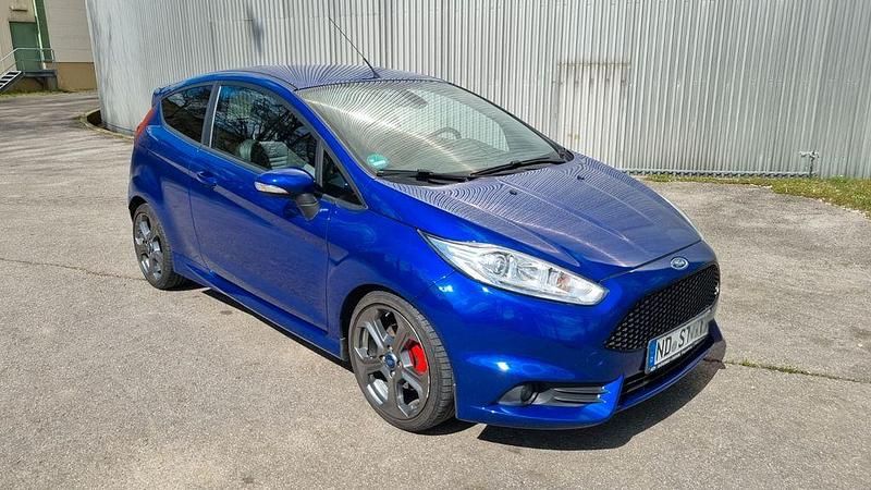 Gebraucht Ford Fiesta Performance Edition 182 PS (133 kW) 2015 Blau Kleinwagen