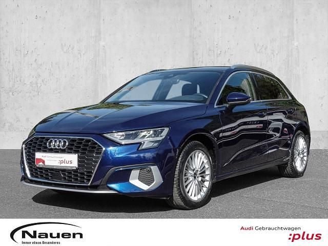 Blau Gebraucht 2024 Audi A3 Sportback Ambiente Limousine | 29.991 € (Superpreis) - Bild 1/3