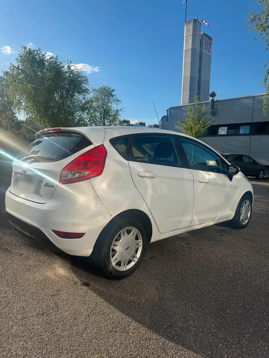Gebraucht Ford Fiesta 70 PS (51 kW) 2010 Kleinwagen