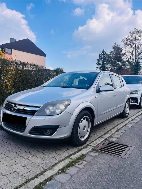 Gebraucht Opel Astra 111 PS (81 kW) 2005 Silber Kleinwagen