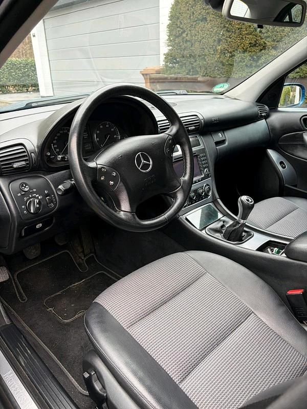 Gebraucht Mercedes C180 Avantgarde 143 PS (105 kW) 2006 Blau Limousine