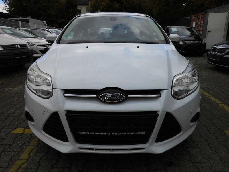 Weiß Gebraucht 2014 Ford Focus SYNC Edition Kombi | 2.790 € (Guter Preis) - Bild 1/4