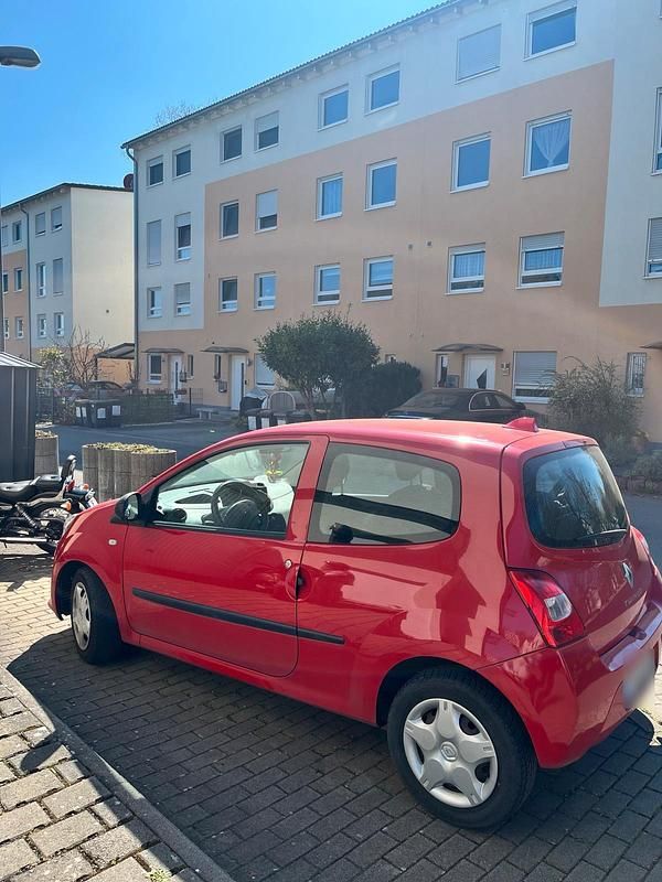 Second-hand Renault Twingo 75 CP (55 kW) 2010 Roșu Hatchback
