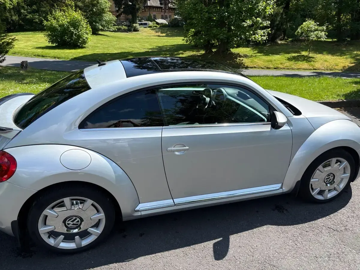 Gebraucht VW Beetle 105 PS (77 kW) 2012 Silber Kleinwagen