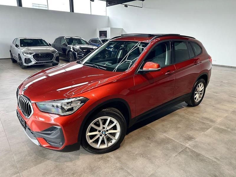 Orange Gebraucht 2021 BMW X1 Advantage SUV | 17.490 € (Guter Preis) - Bild 1/4