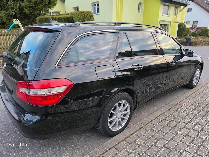 Gebraucht Mercedes E200 136 PS (100 kW) 2011 Schwarz Kombi