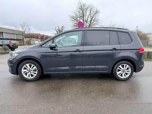 Gebraucht VW Touran Comfortline 150 PS (110 kW) 2021 Grau Van / Kleinbus